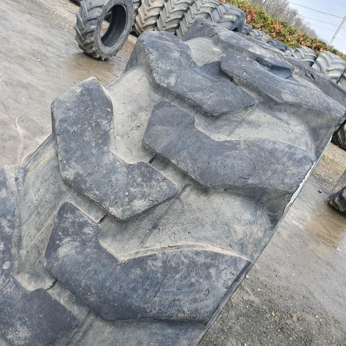 Cauciucuri 16.9-28 (420/85R28) Camso Anvelope Tractor cu GARANTIE