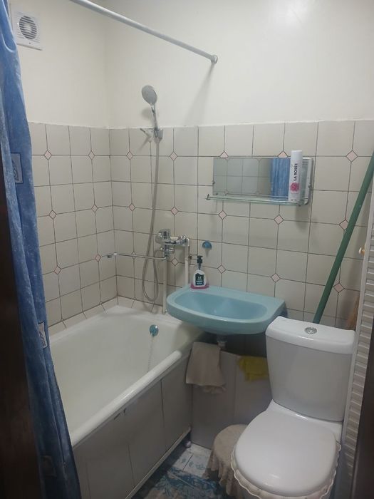 Метро Хамзада 1-хонали квартира хамма обстоновкаси бор. 1/1/5 Цена350$