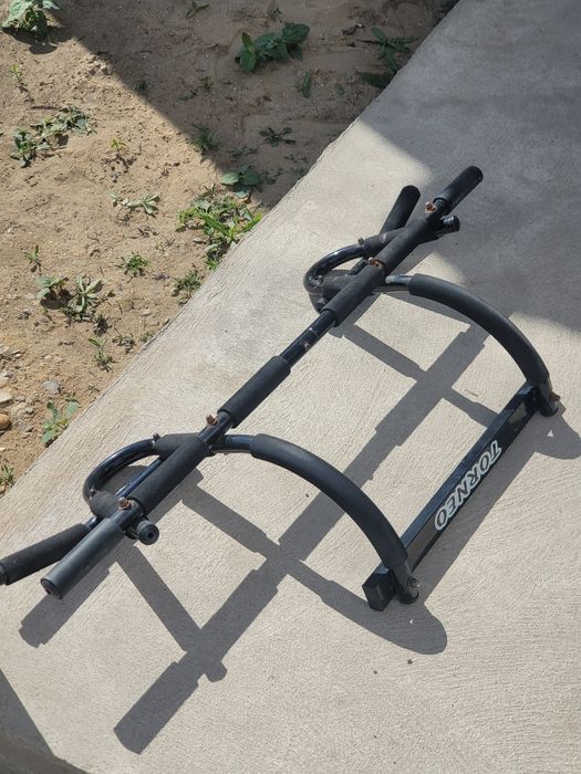 Тренажер турник домашный