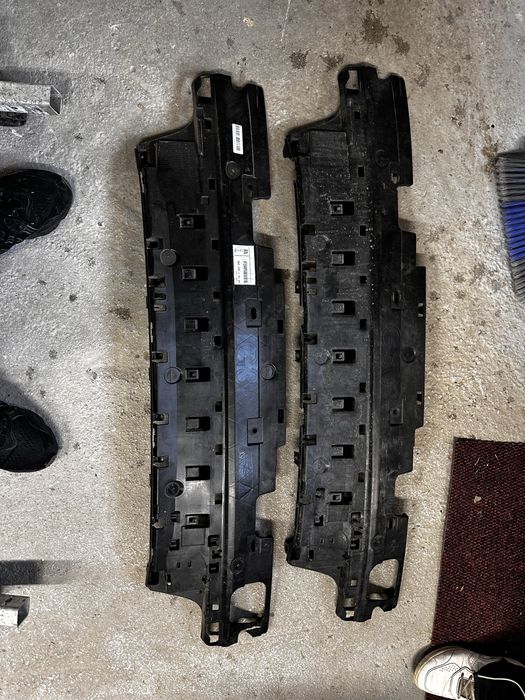 Suport central bară  spate bmw seria 5.G30.