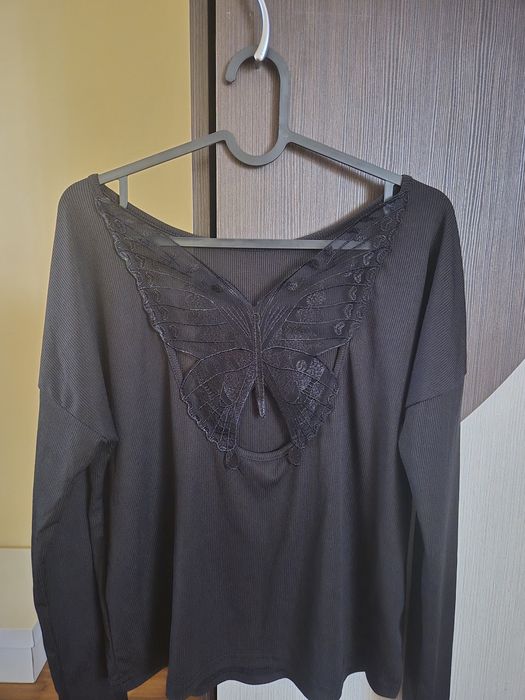 Продавам блузки Л размер