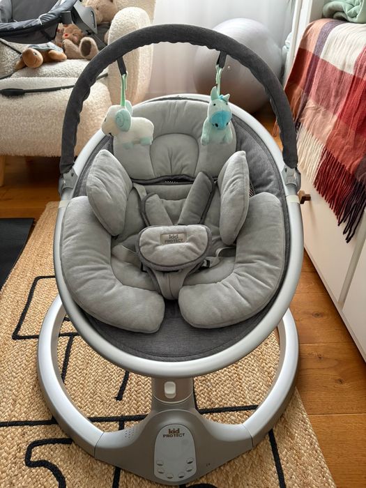 Cand diverse obiecte pentru bebelusi - Camera supraveghere, Leagan