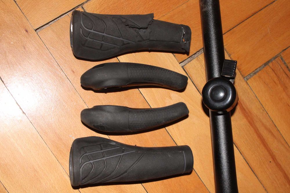 Оригинално хибридно велосипедно кормило, черно