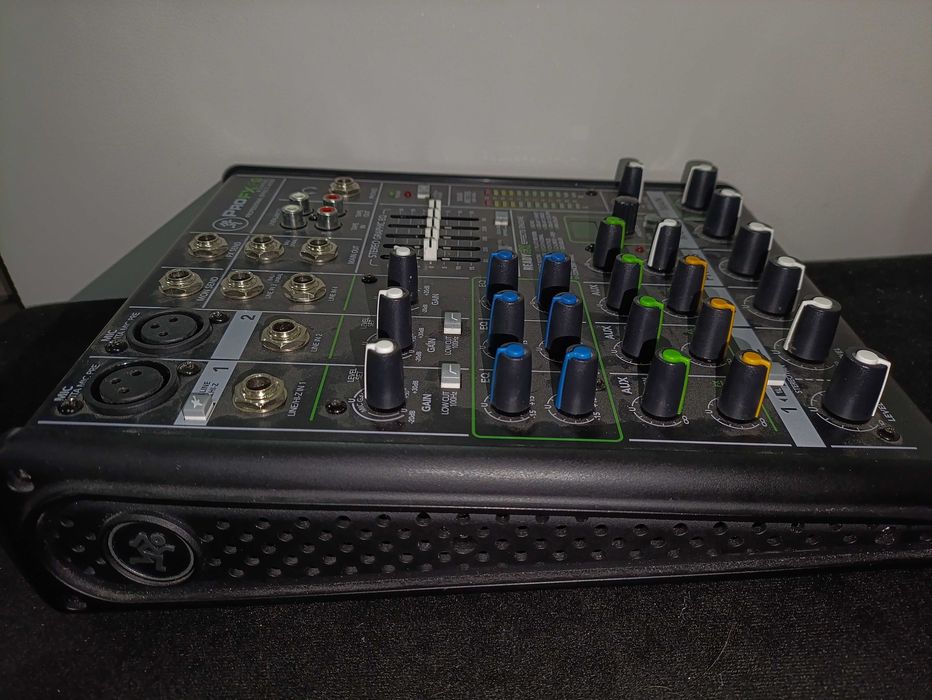 Пулт/Mixer Mackie ProFX4 v2