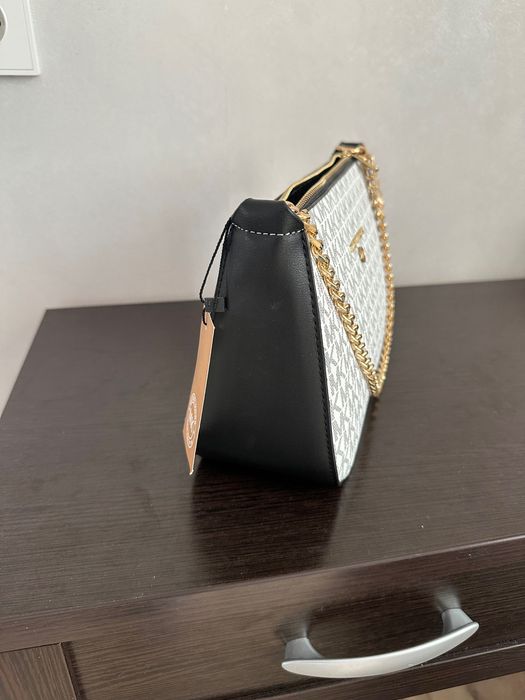 Продам новую сумочку кроссбоди