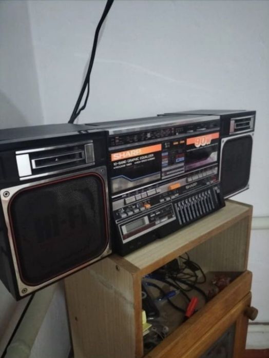 Продам  магнитофон SHARP 90
