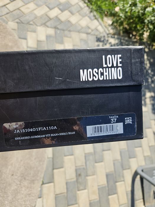 Adidasi Love Moschino