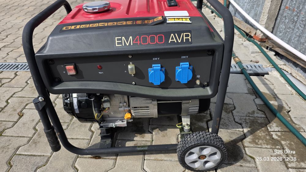 generator de curent EM4000AVR