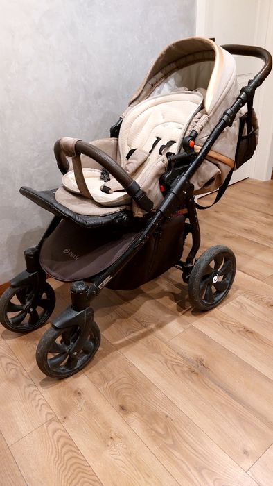 Детская коляска 3в 1