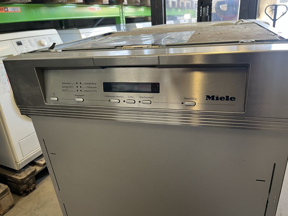 Съдомиялна за полувграждане Miele G5635