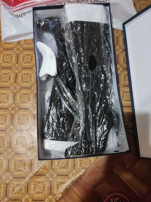 Продам женские сапоги