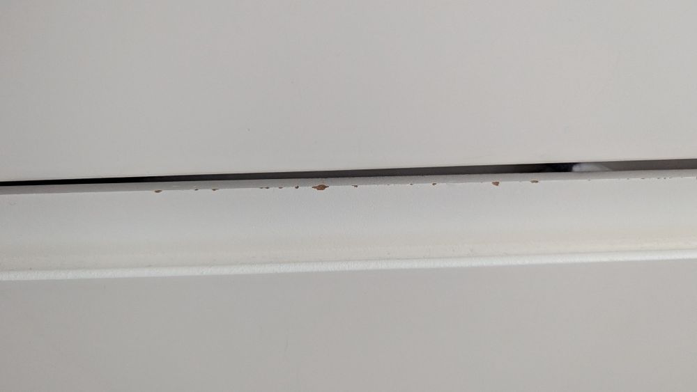 Бял скрин с 4 чекмеджета