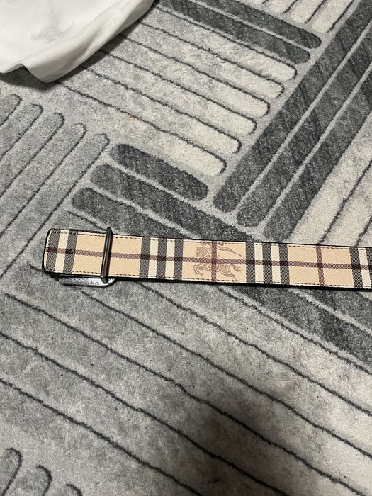 curea burberry,purtata o data