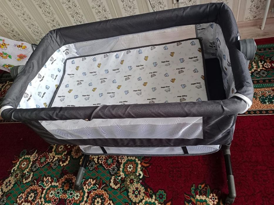 Продам новый манеж-кровать