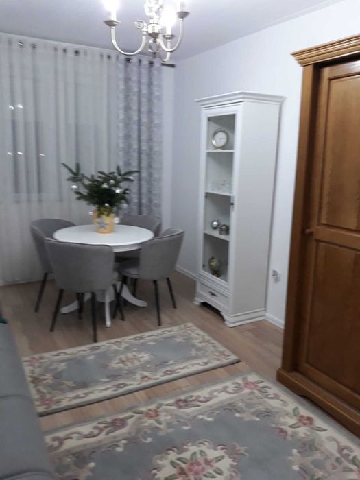 Vand apartament cu 2 camere,renovat si complet mobilat