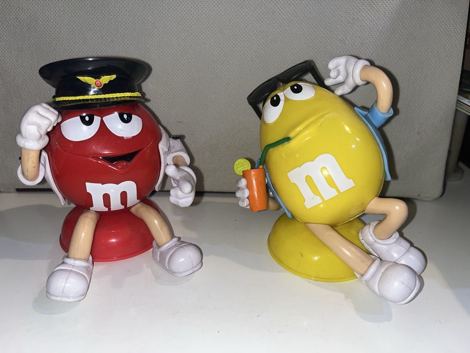 M&M колекционерски диспенсъри и фигурки