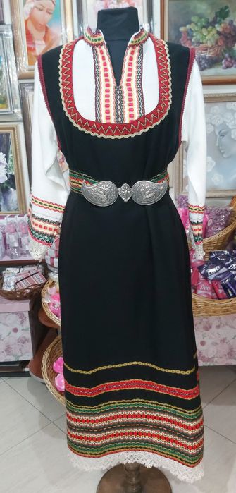 Дамска носия от три части С, М, Л, ХЛ