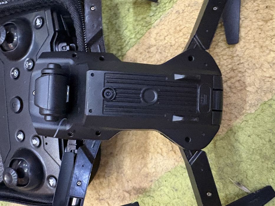 Дрон за снимаме  върви със зарадяно