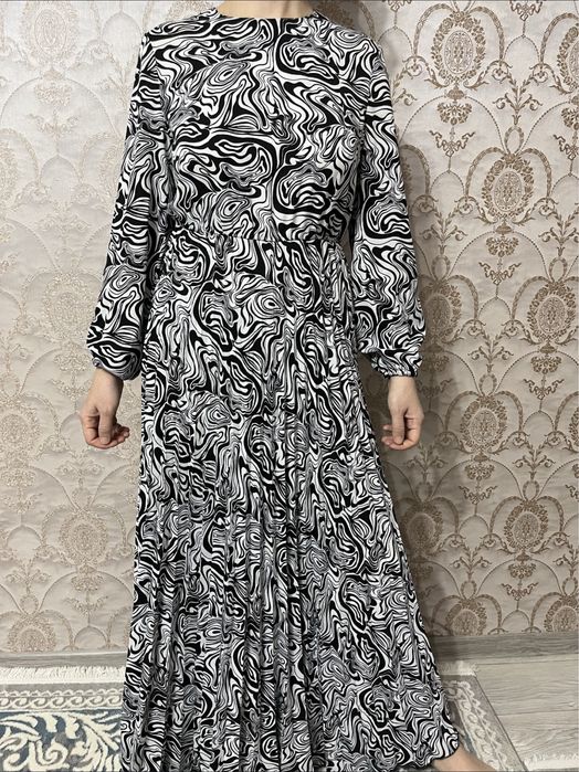 Продам 2 красивых платья