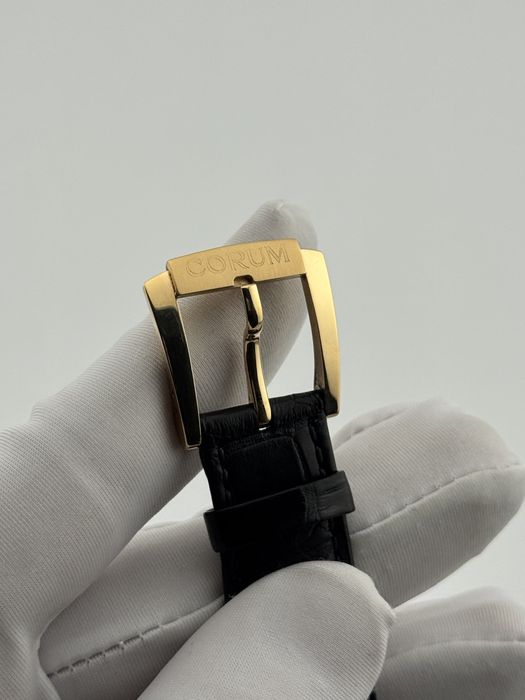 Наручные золотые часы Corum Romvlvs Gold 18k