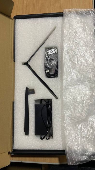 совсем новый Монитор Facecom 24' manitor