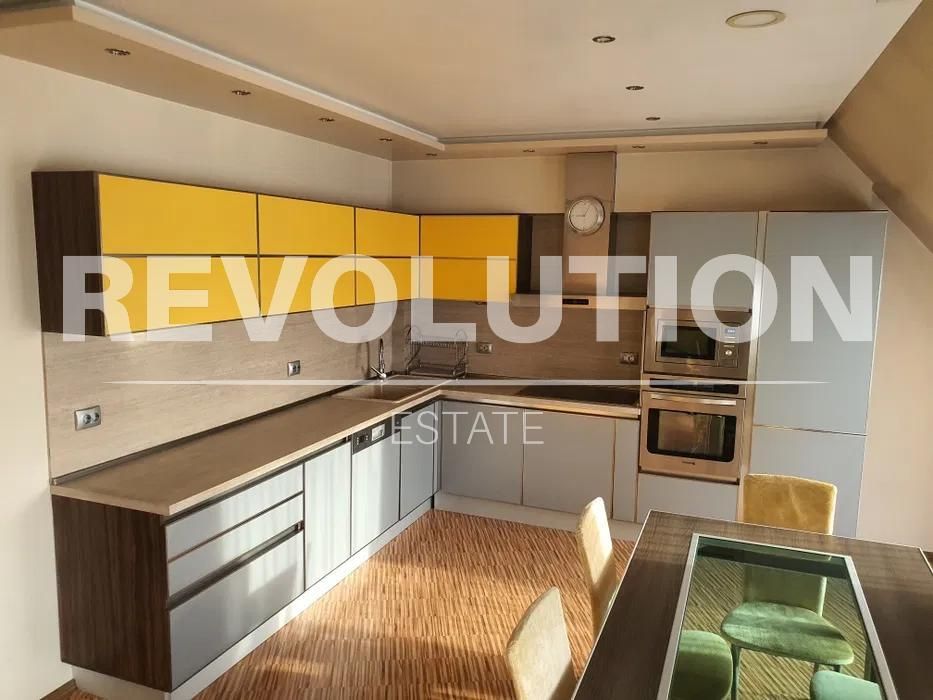 Дава се под наем Четиристаен апартамент в Варна, Погреби - 140 кв.м за 800 € - Снимка #1