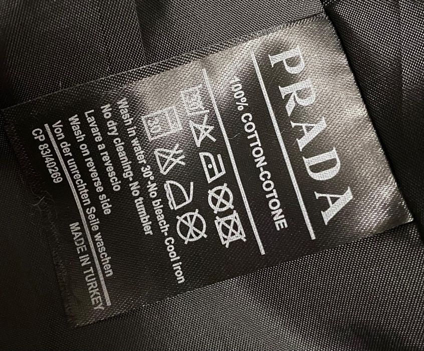 Vând vesta noua de bărbați Prada