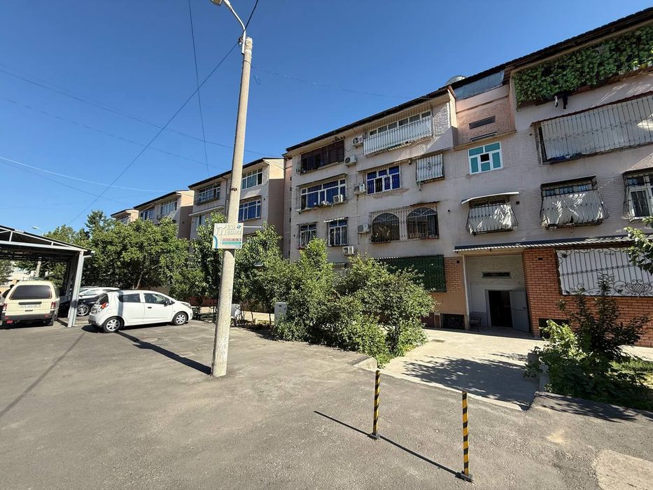 4х комнатная квартира на первом этаже возле рынка Чарсу 82,5 м²