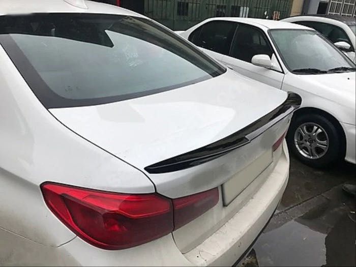 Eleron portbagaj M4 CSL BMW seria 5 G30 sedan 2017-up negru lucios