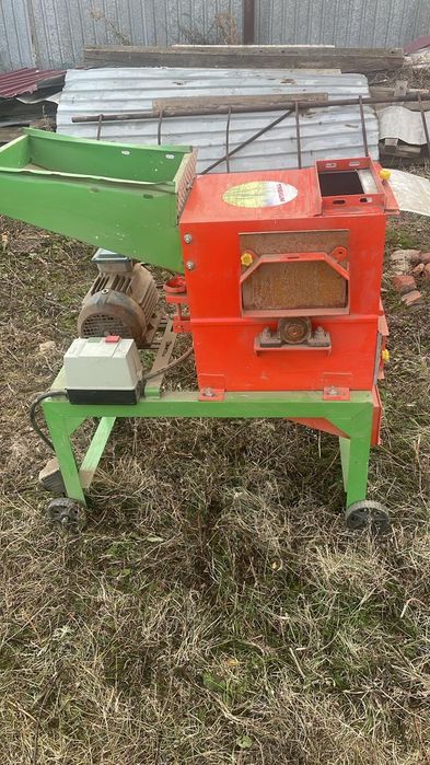 Зернодробилка Продается