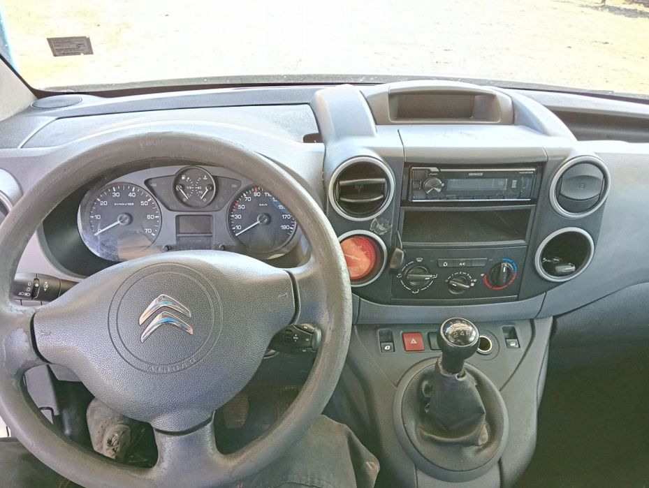 Citroen Berlingo 1.6HDi 75кс 2012г / 2+1 места / товарен