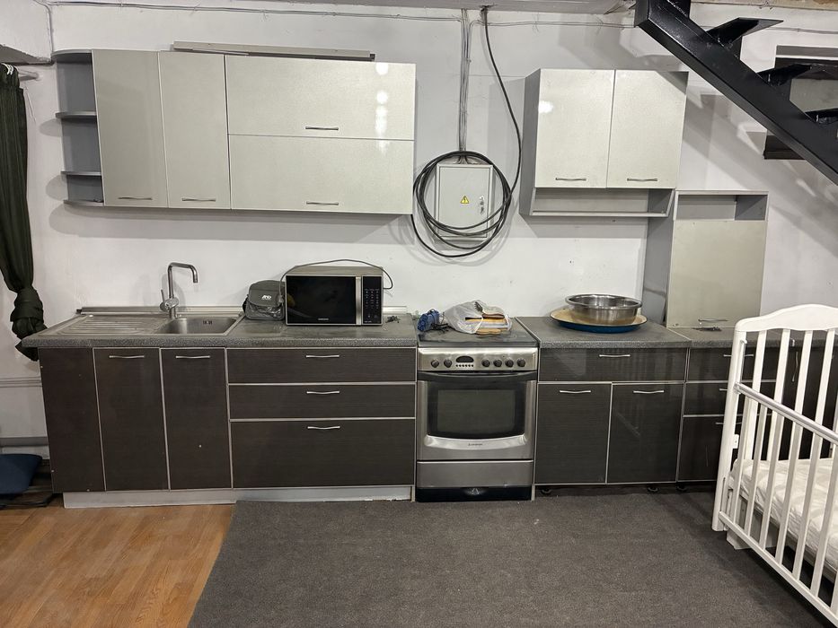 Продам кухню очень качественная