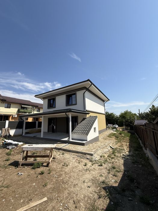 Casa Modena Miroslava , Comision 0