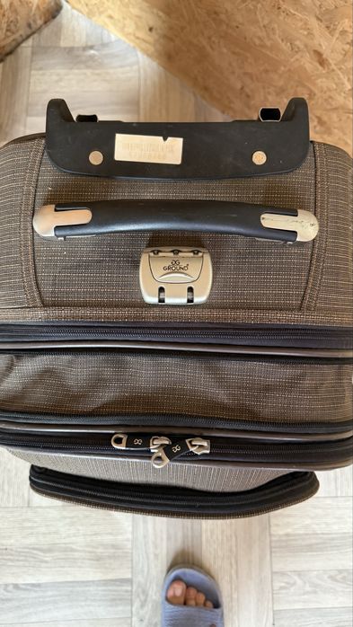 Продам цемодан в хорошем состоянии