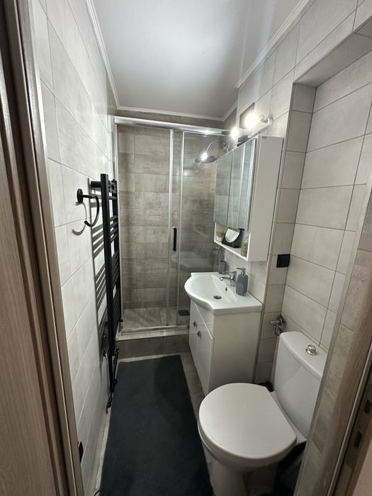 Inchiriez apartament 3 camere