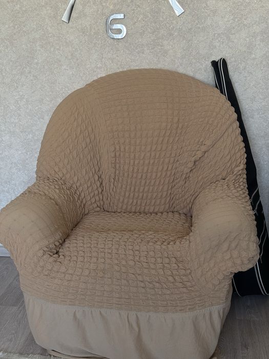 Продам диван и два кресла