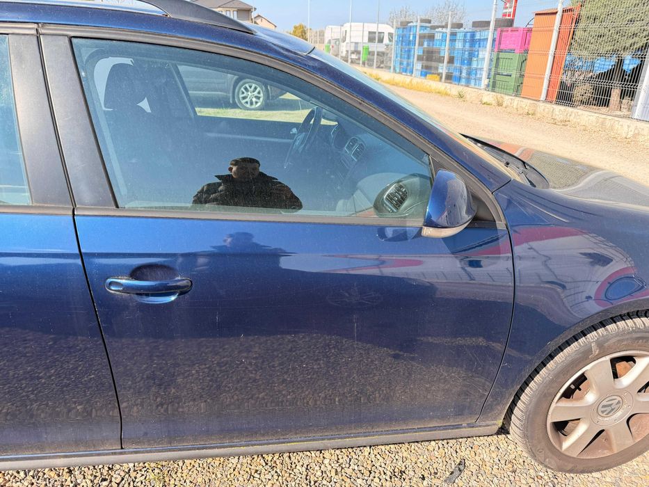 Vindem piese de schimb pentru diverse modele VW Golf 6 5K.