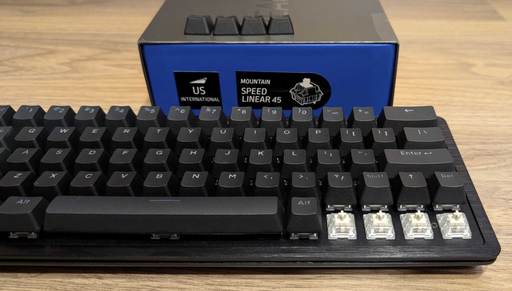 Механична клавиатура Mountain Everest 60 RGB с Linear 45 Speed суичове