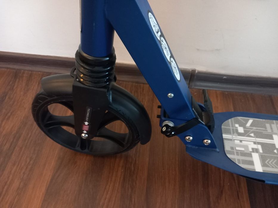 Trotineta adulti. 2 amortizoare. Frana de mana pe disc. 100 kg. Noua!