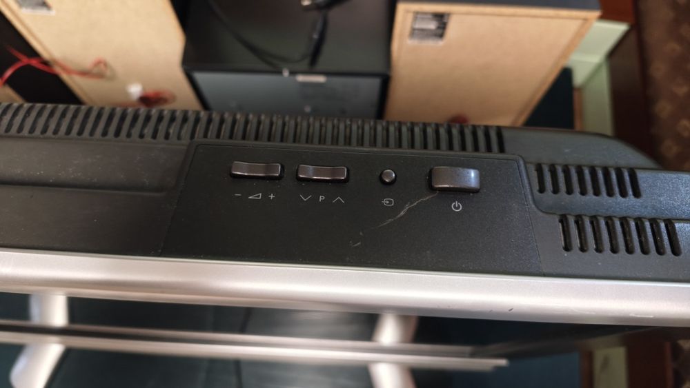 LCD sharp 32 инча