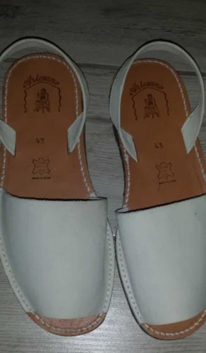 Sandale crem,mar.43.