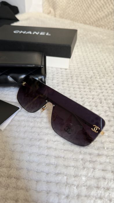 Очки от солнца Chanel