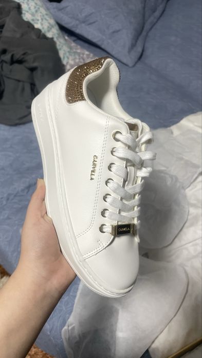 Белые кроссовки размер 38