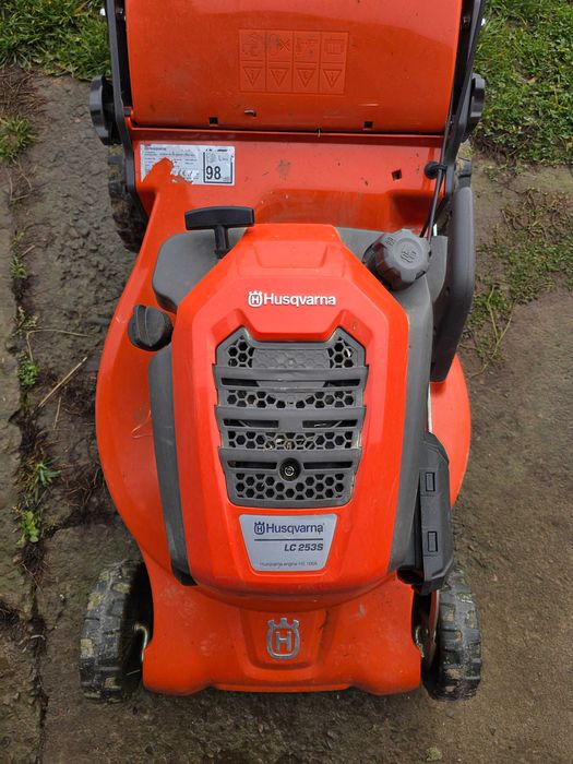 Vand masina de gazon Husqvarna Lc 253S