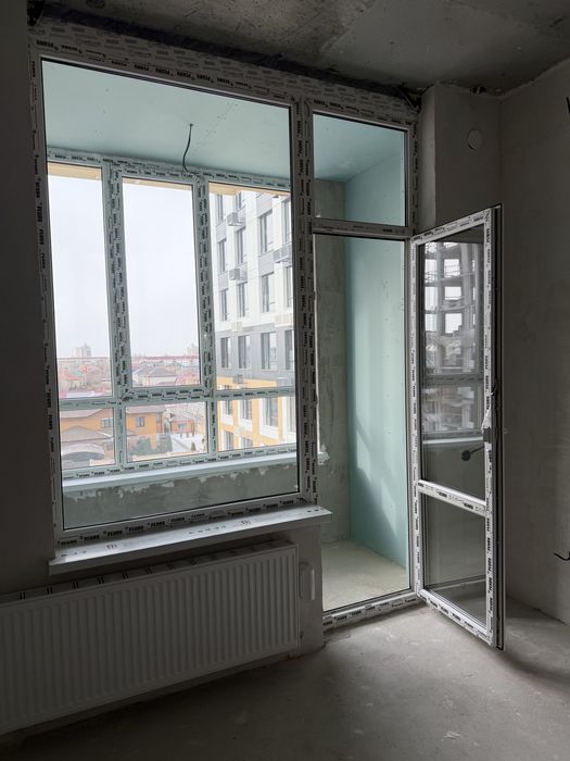 Пластиковая дверь с окном