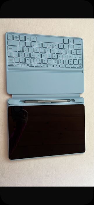 Tableta Lenovo noua.