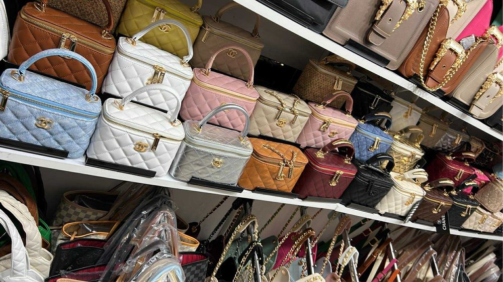 Дамски и мъжки чанти клъчове