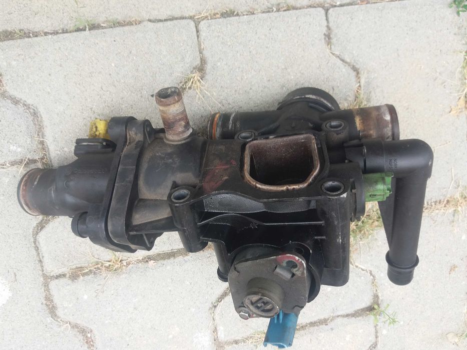 Термостатно тяло за Пежо 407sw 2.0 hdi 136hp 2004г