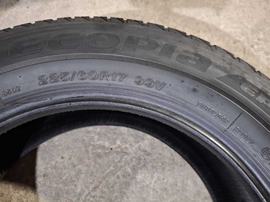 225/ 60 /17 Bridgestone 7000