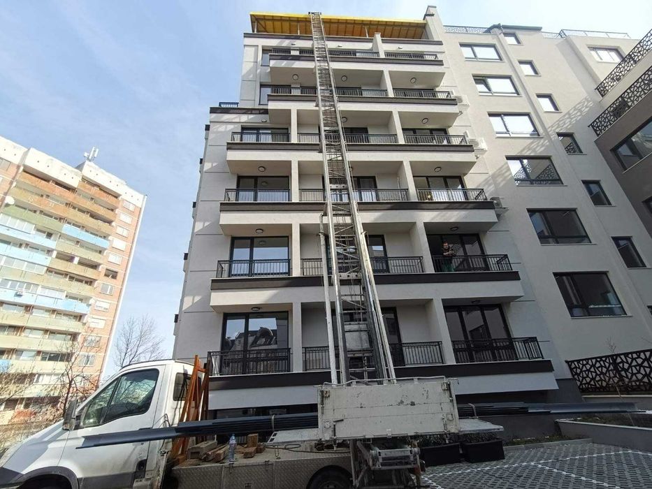 Мобилен асансьор. Товарна авто вишка. Хаспел. Лифт. Подемник .Стълба